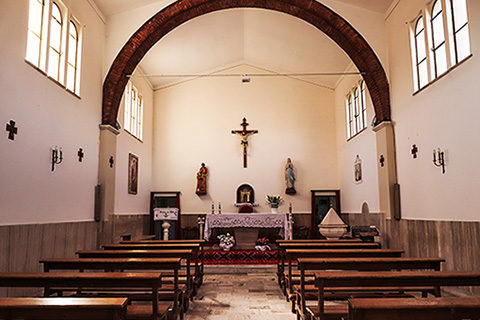 Chiesa di San Giuseppe Artigiano, interno